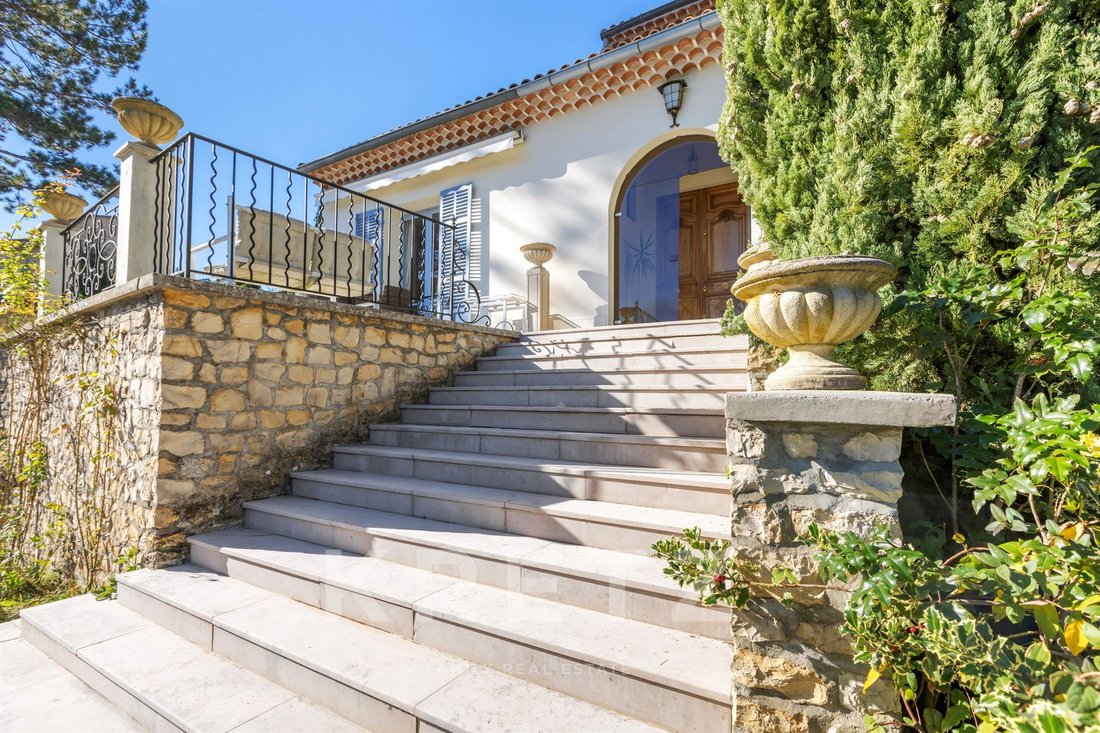 House in Greoux-les-Bains, Provence-Alpes-Côte d'Azur, France 3 - 16745273