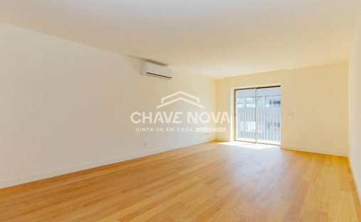 Apartment in Santa Clara, Lisbon, Portugal 1
