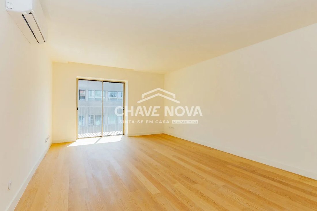 Apartment in Santa Clara, Lisbon, Portugal 3 - 17080398