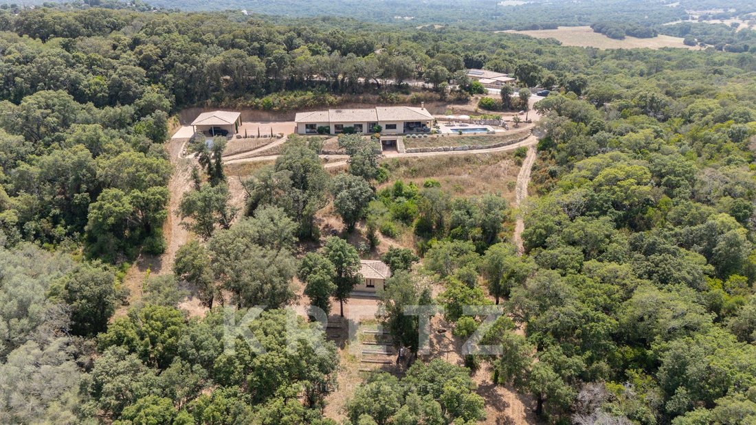 Villa in Zonza, Corsica, France 1 - 15803070