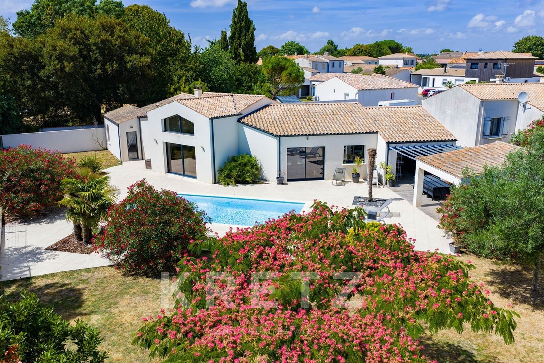 Maison à La Jarrie, Nouvelle-Aquitaine, France 1 - 15979649