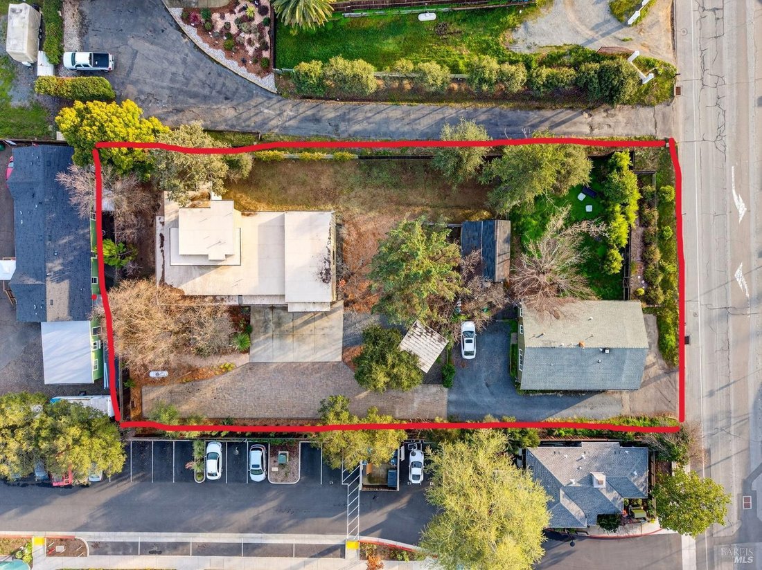 House in Cloverdale, California, United States 3 - 16417794