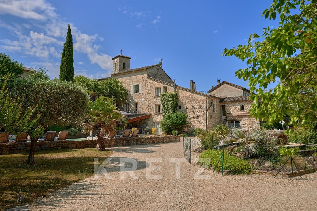 Estate in Vogue, Auvergne-Rhône-Alpes, France 1 - 16155355
