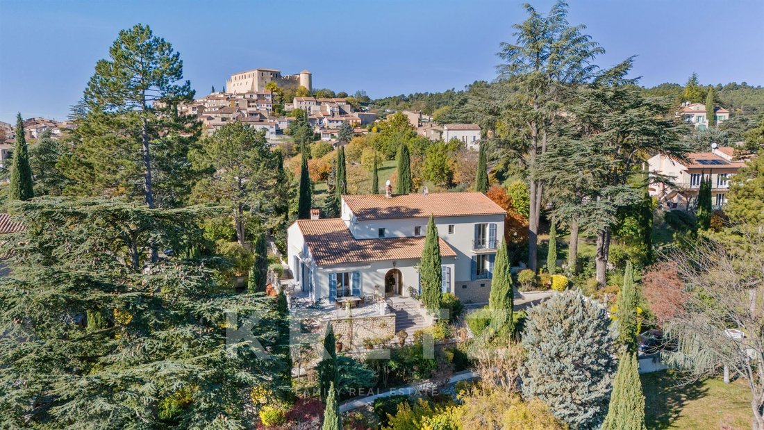 House in Greoux-les-Bains, Provence-Alpes-Côte d'Azur, France 1 - 16745273