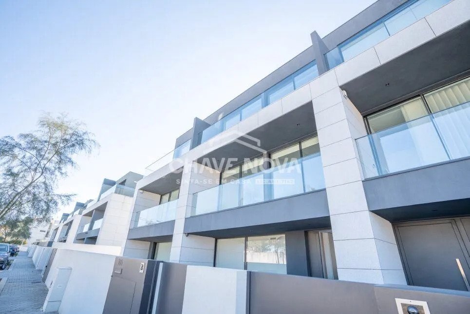 Townhouse in Canidelo, Porto District, Portugal 1 - 17079377