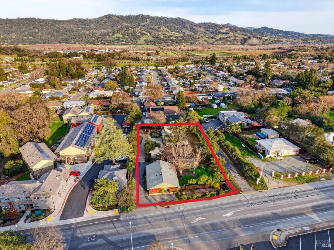 House in Cloverdale, California, United States 4 - 16417794