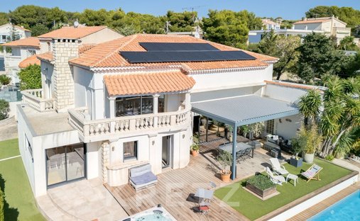 Maison en Cap Rousset, France 1