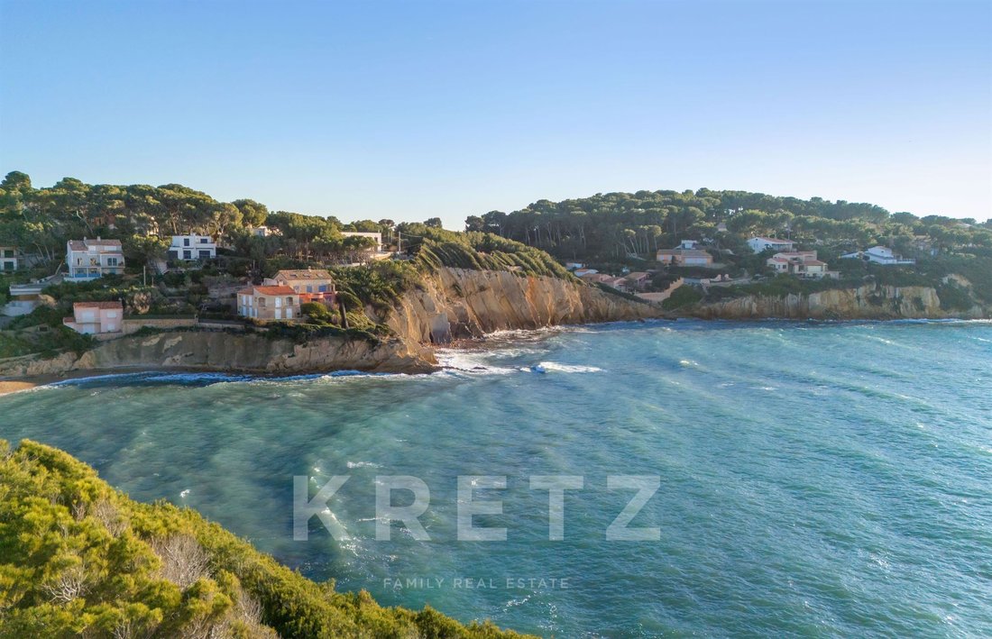 Villa in Beaucours-La Gorguette-La Morvenede, Sanary-sur-Mer, France 1 - 17015614