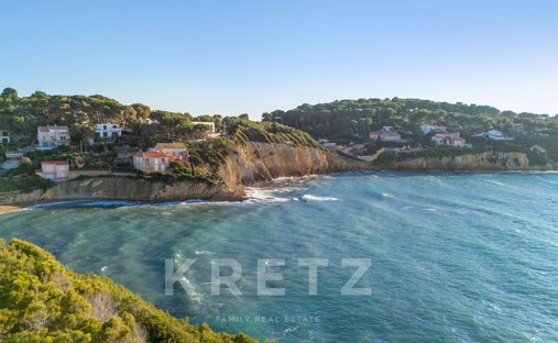 Villa in Beaucours-La Gorguette-La Morvenede, Sanary-sur-Mer, France 1