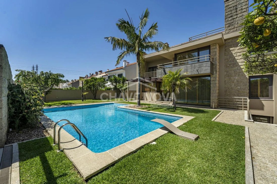 Townhouse in Matosinhos e Leca da Palmeira, Porto District, Portugal 1 - 17080553