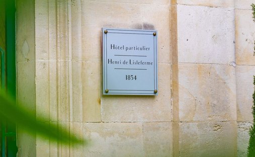 One Of Flat Roof Water Castle, Rochefort ( Commerical)