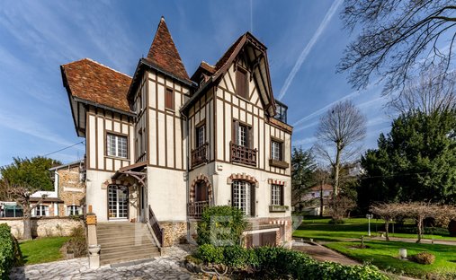 House in La Varenne, Saint-Maur-des-Fossés, France 1