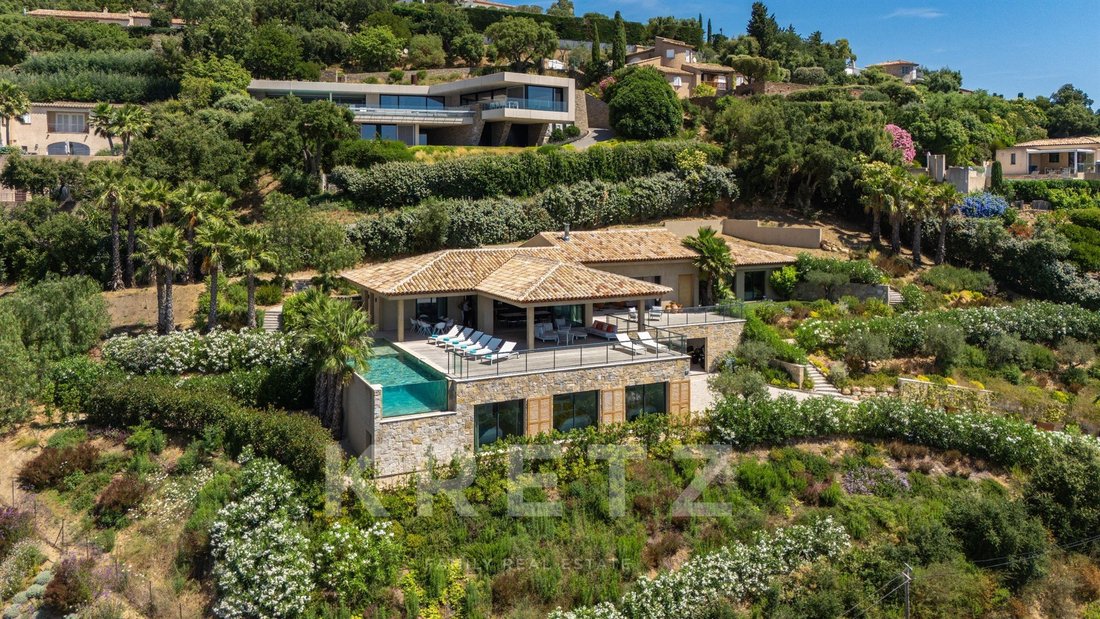 Villa in Grimaud, Provence-Alpes-Côte d'Azur, France 1 - 16969023