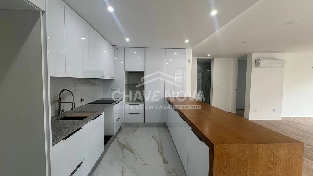 House in Santa Marinha e Sao Pedro da Afurada, Porto District, Portugal 1 - 17079664