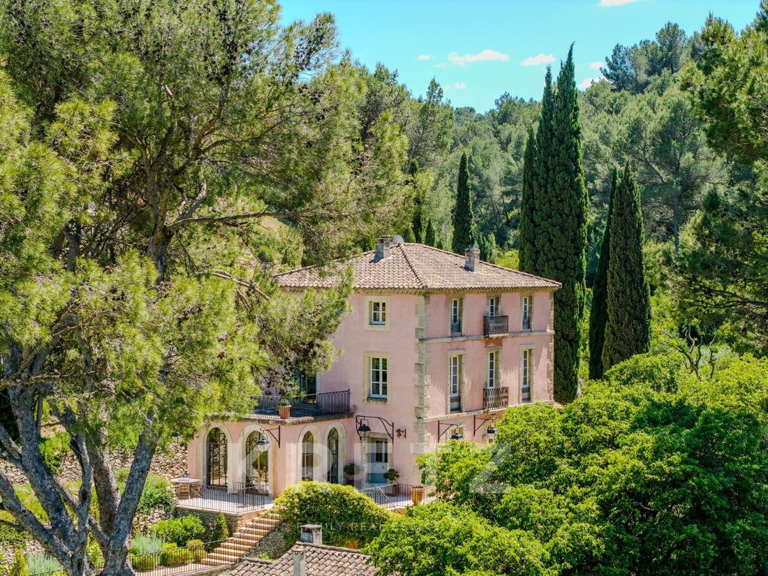Estate in Saint-Rémy-de-Provence, Provence-Alpes-Côte d'Azur, France 1 - 16543288