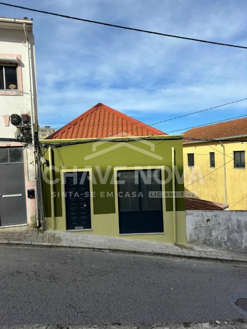House in Santa Marinha e Sao Pedro da Afurada, Porto District, Portugal 1 - 17081080