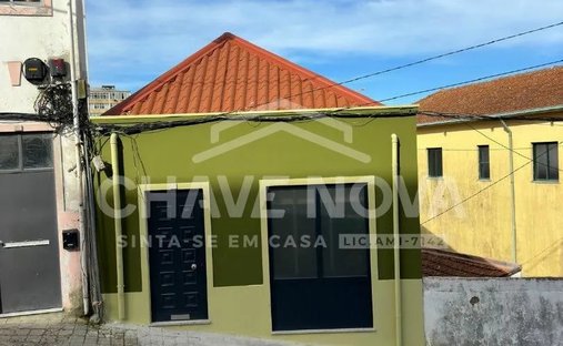 House in Santa Marinha e Sao Pedro da Afurada, Porto District, Portugal 1
