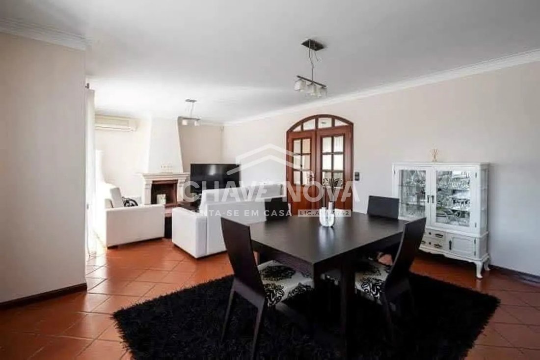 House in Vilar de Andorinho, Porto District, Portugal 2 - 17078590
