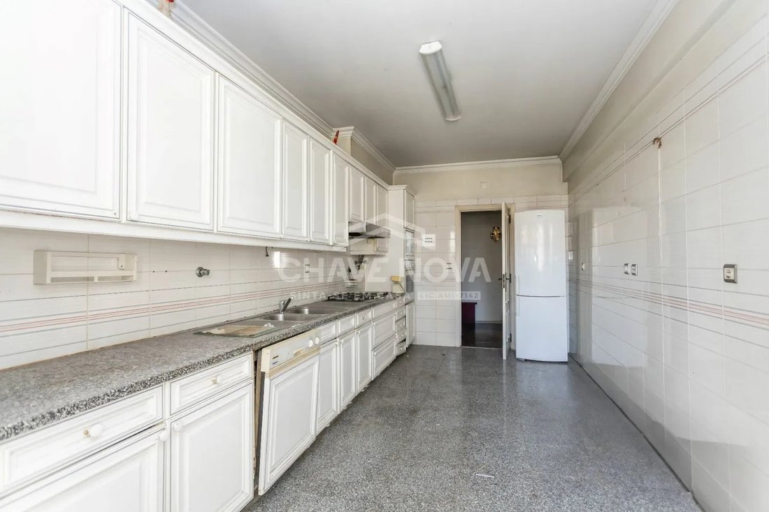 Apartment in Alvalade, Lisbon, Portugal 5 - 17080903