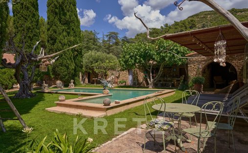 House in Cheval-Blanc, Provence-Alpes-Côte d'Azur, France 1
