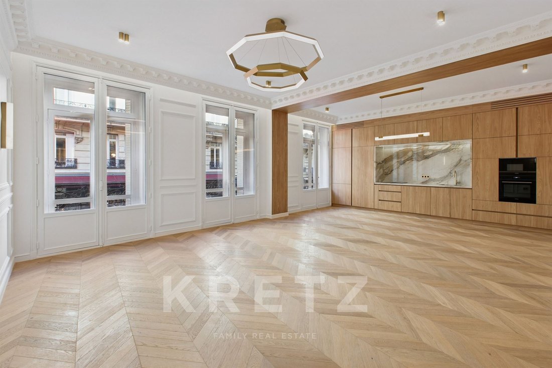 Apartment in Triangle d'Or, Paris 8e Arrondissement, Paris 2 - 16394474