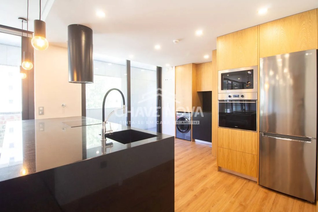 Apartment in Cedofeita, Santo Ildefonso, Se, Miragaia, Sao Nicolau e Vitoria, Porto District, Portugal 1 - 17081244