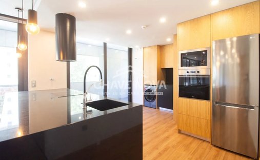 Apartment in Cedofeita, Santo Ildefonso, Se, Miragaia, Sao Nicolau e Vitoria, Porto District, Portugal 1