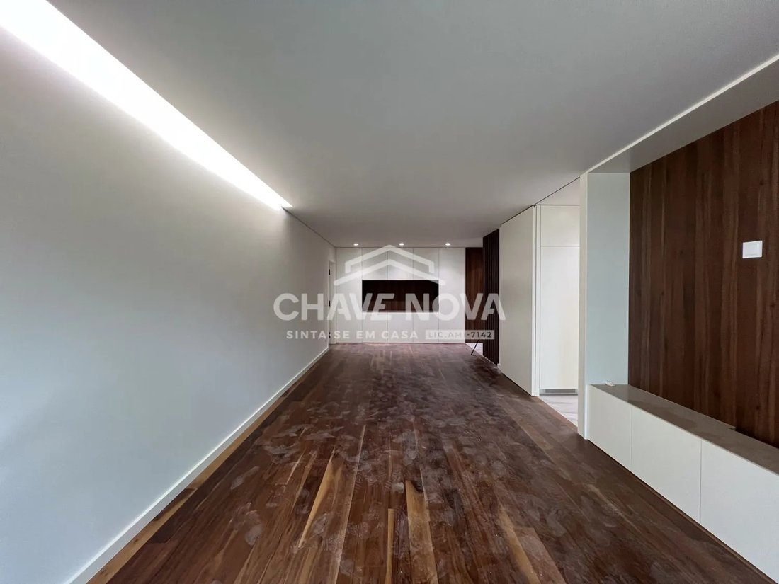 Apartment in Mafamude e Vilar do Paraiso, Porto District, Portugal 3 - 17079298