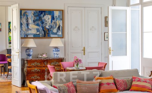 One Of Flat Roof Water Castle, Rochefort ( Commerical)