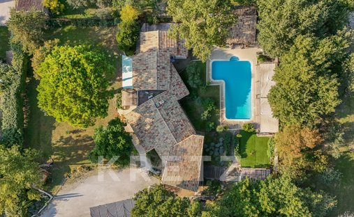 Haus in Robion, Provence-Alpes-Côte d'Azur, Frankreich 1