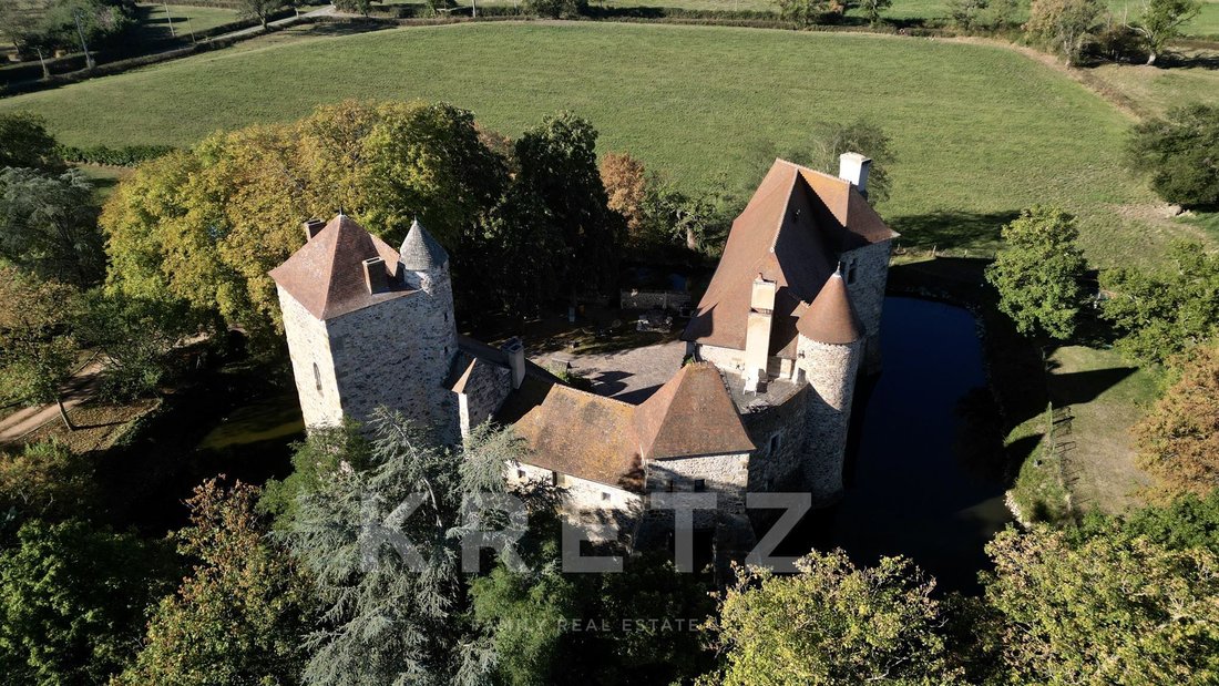 Castle in Cité Bretonnie-Chatelet-Favieres-Conches, Montlucon, France 1 - 15241095