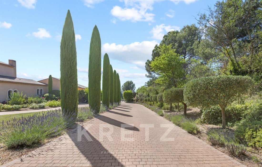 House in Plateau de Puyricard-La Trévaresse, Aix-en-Provence, France 3 - 15863943
