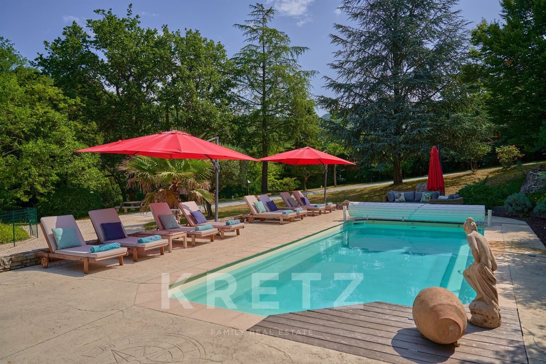 Estate in Vogue, Auvergne-Rhône-Alpes, France 2 - 16155355