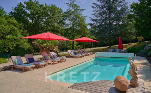 Estate in Vogue, Auvergne-Rhône-Alpes, France 1