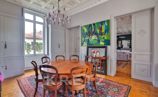 One Of Flat Roof Water Castle, Rochefort ( Commerical)