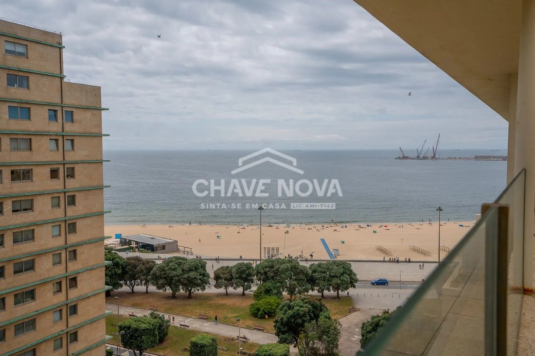 Apartment in Matosinhos e Leca da Palmeira, Porto District, Portugal 1 - 17081239
