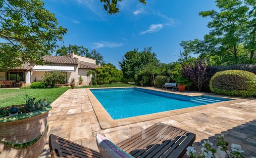 House in La Crau, Saint-Martin-de-Crau, France 1