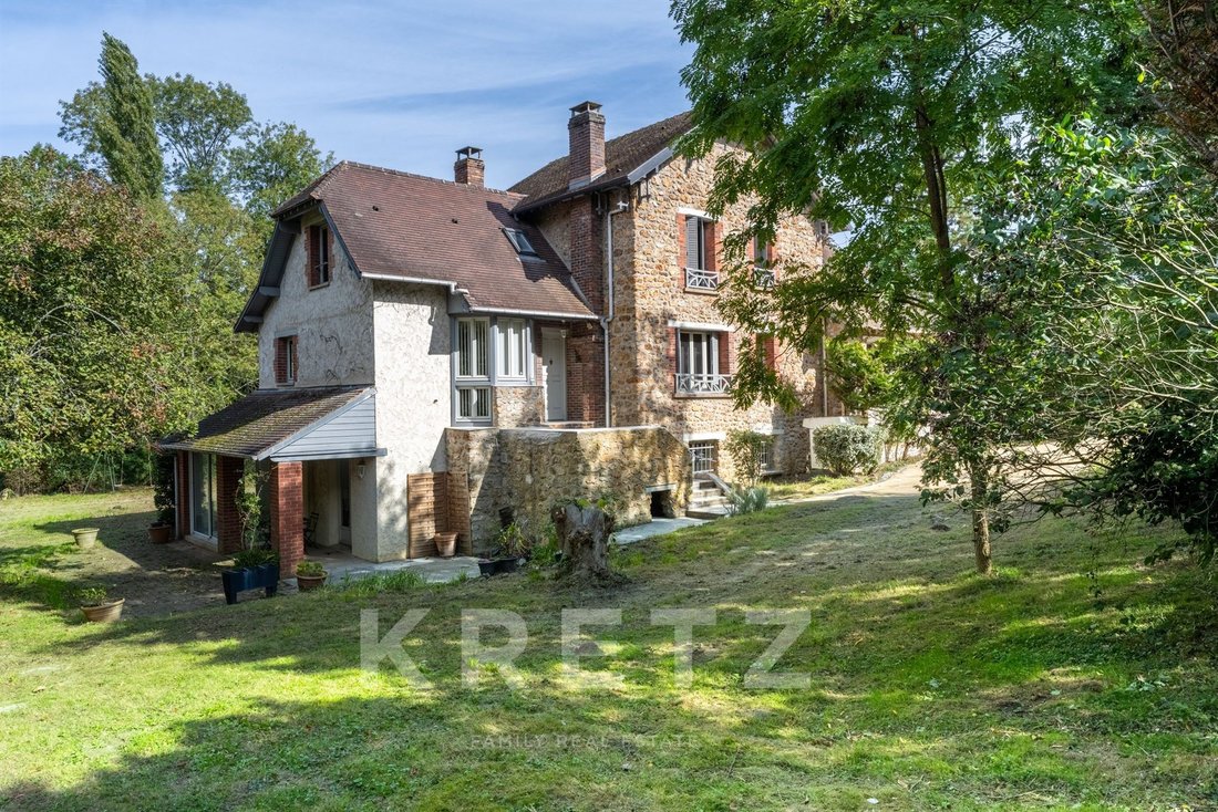 House in Milon-la-Chapelle, Ile-de-France, France 1 - 16325121