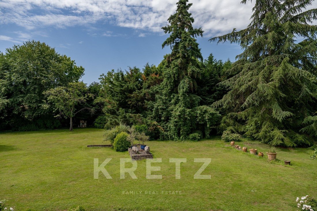 Estate in Montfort-l'Amaury, Ile-de-France, France 5 - 16131363