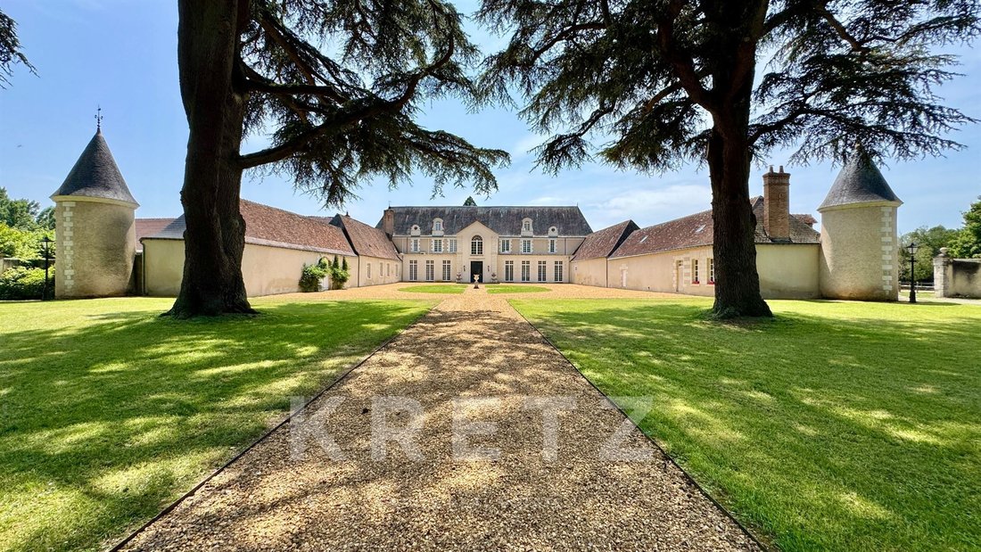 Castle in Esvres, Centre-Val de Loire, France 3 - 15815903