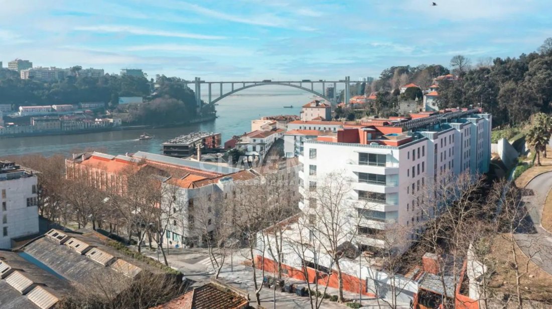 Apartment in Lordelo do Ouro e Massarelos, Porto District, Portugal 3 - 17079542