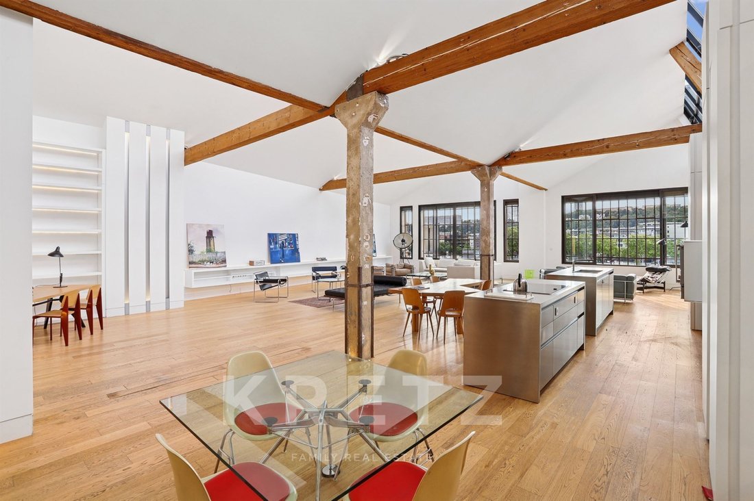 Apartment in Plateau de la Croix Rousse-Saône, Lyon 4e Arrondissement, Lyon 4 - 16102631