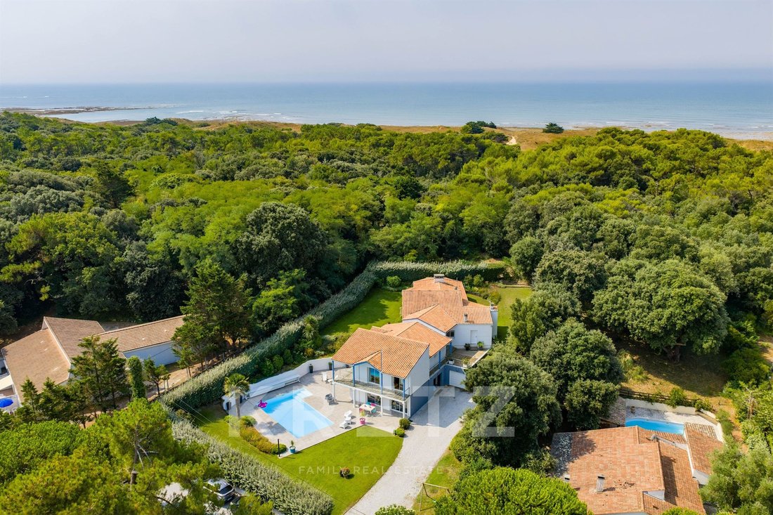 House in Saint-Pierre-d'Oléron, Nouvelle-Aquitaine, France 2 - 16072226