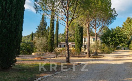 House in Le Tholonet, Provence-Alpes-Côte d'Azur, France 1