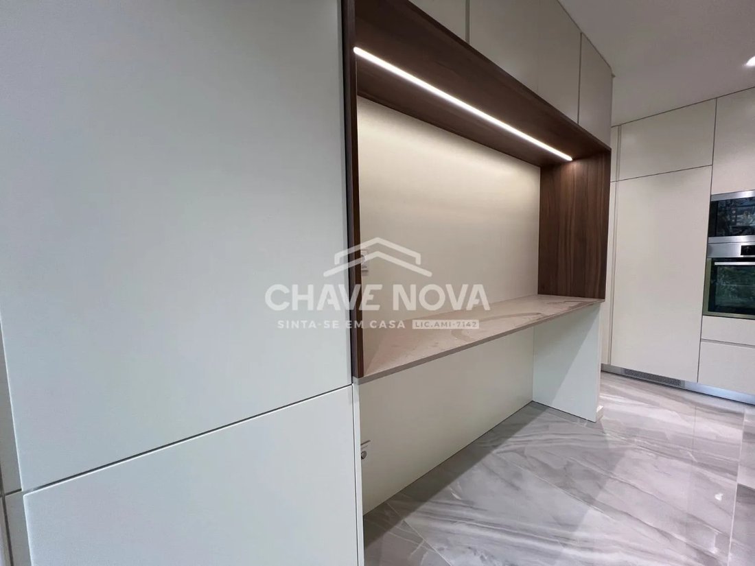 Apartment in Mafamude e Vilar do Paraiso, Porto District, Portugal 2 - 17079194