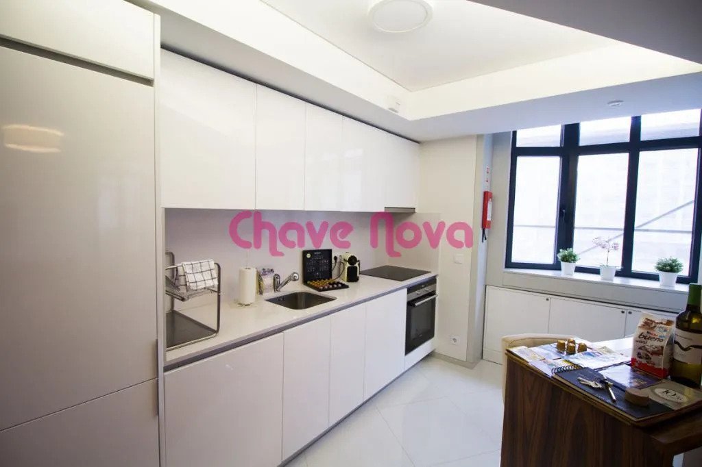 Apartment in Cedofeita, Santo Ildefonso, Se, Miragaia, Sao Nicolau e Vitoria, Porto District, Portugal 4 - 17079459