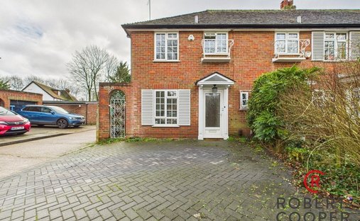 Maison à Pinnerwood Park, Hillingdon, Angleterre 1