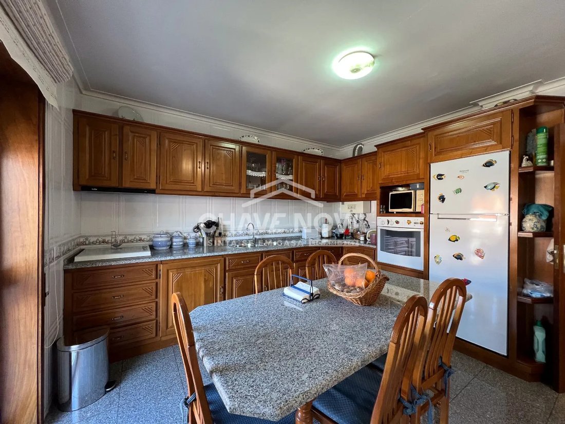 Townhouse in Santa Marinha e Sao Pedro da Afurada, Porto District, Portugal 4 - 17079703