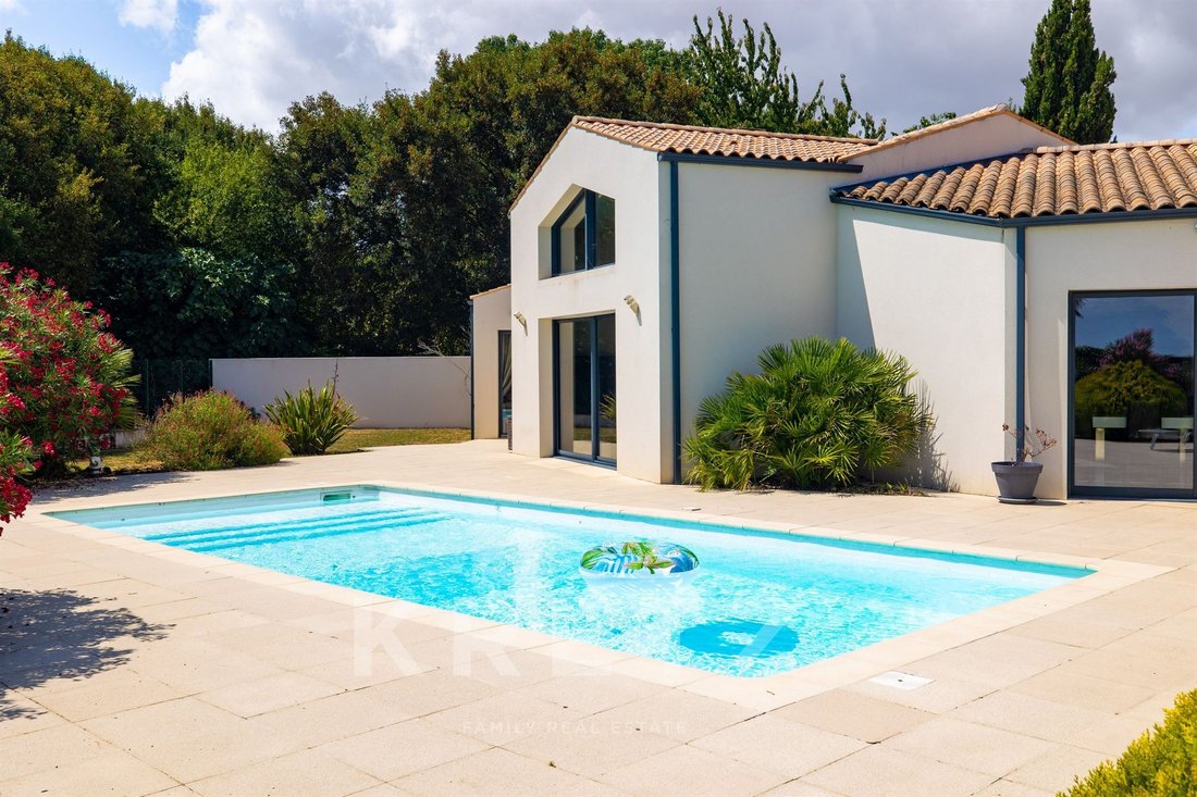 Maison à La Jarrie, Nouvelle-Aquitaine, France 2 - 15979649