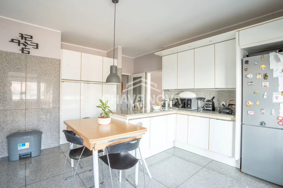 Apartment in Lordelo do Ouro e Massarelos, Porto District, Portugal 5 - 17080345